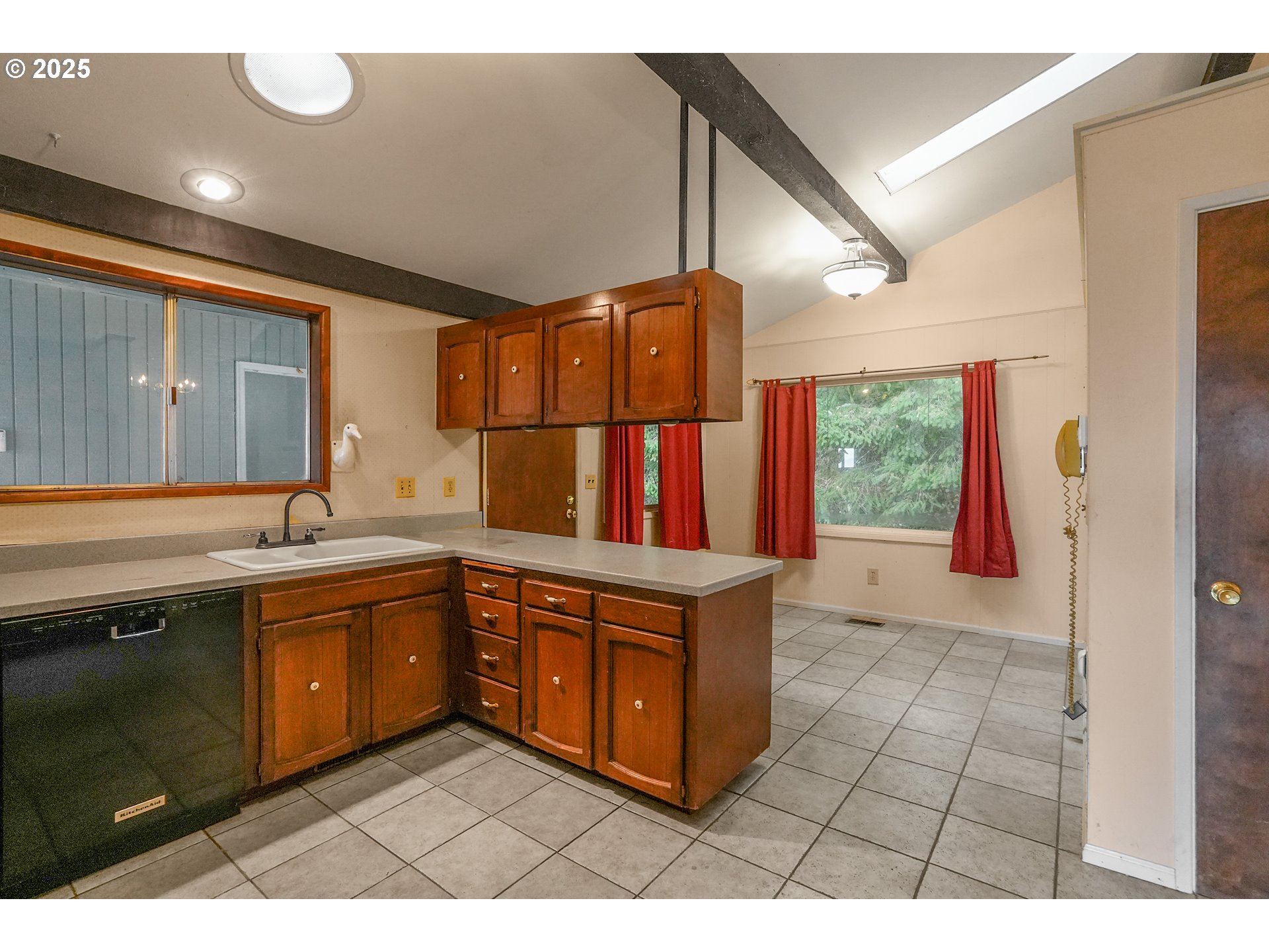 7885 NW RIDGEWOOD DR