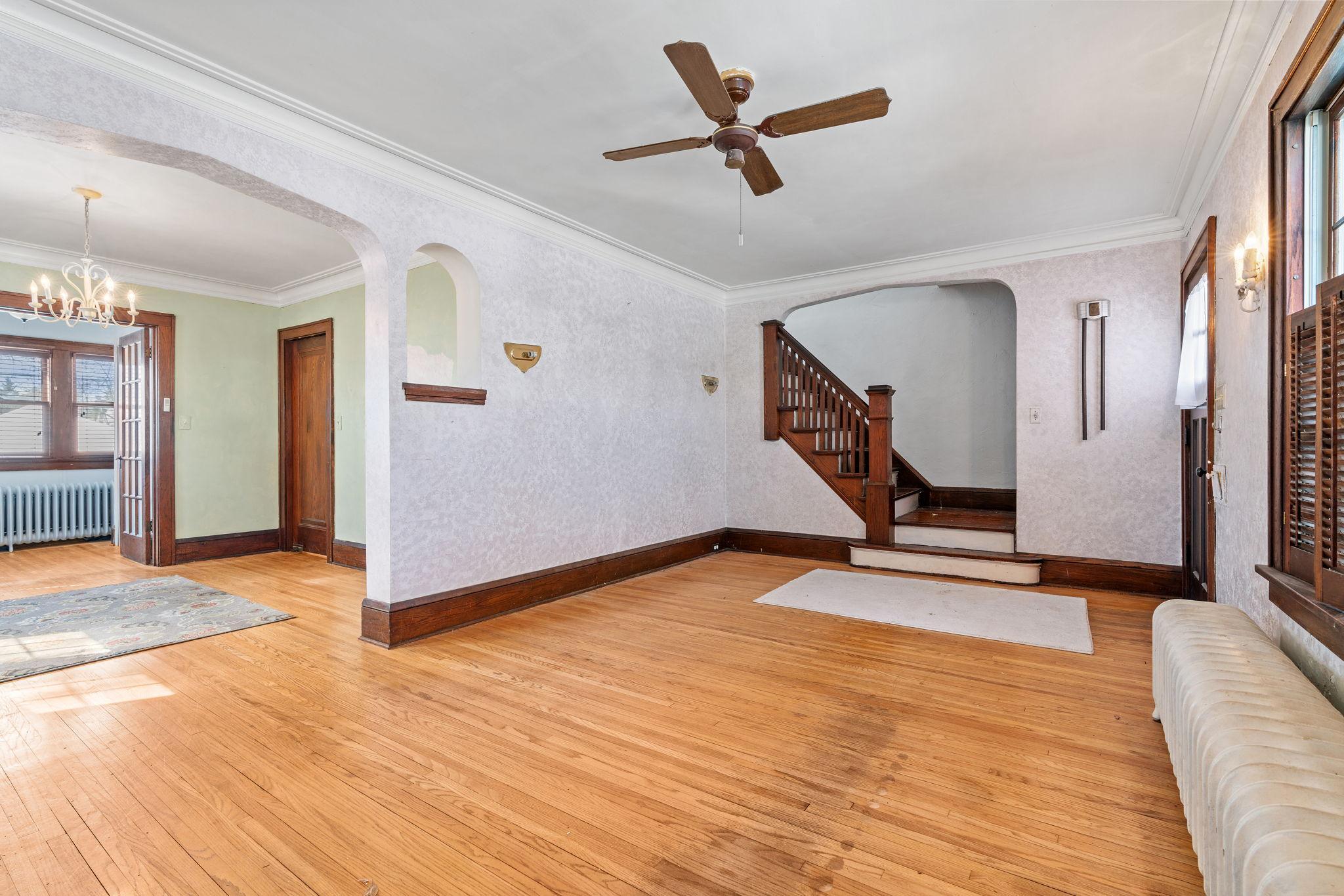 1926 Benjamin Street NE