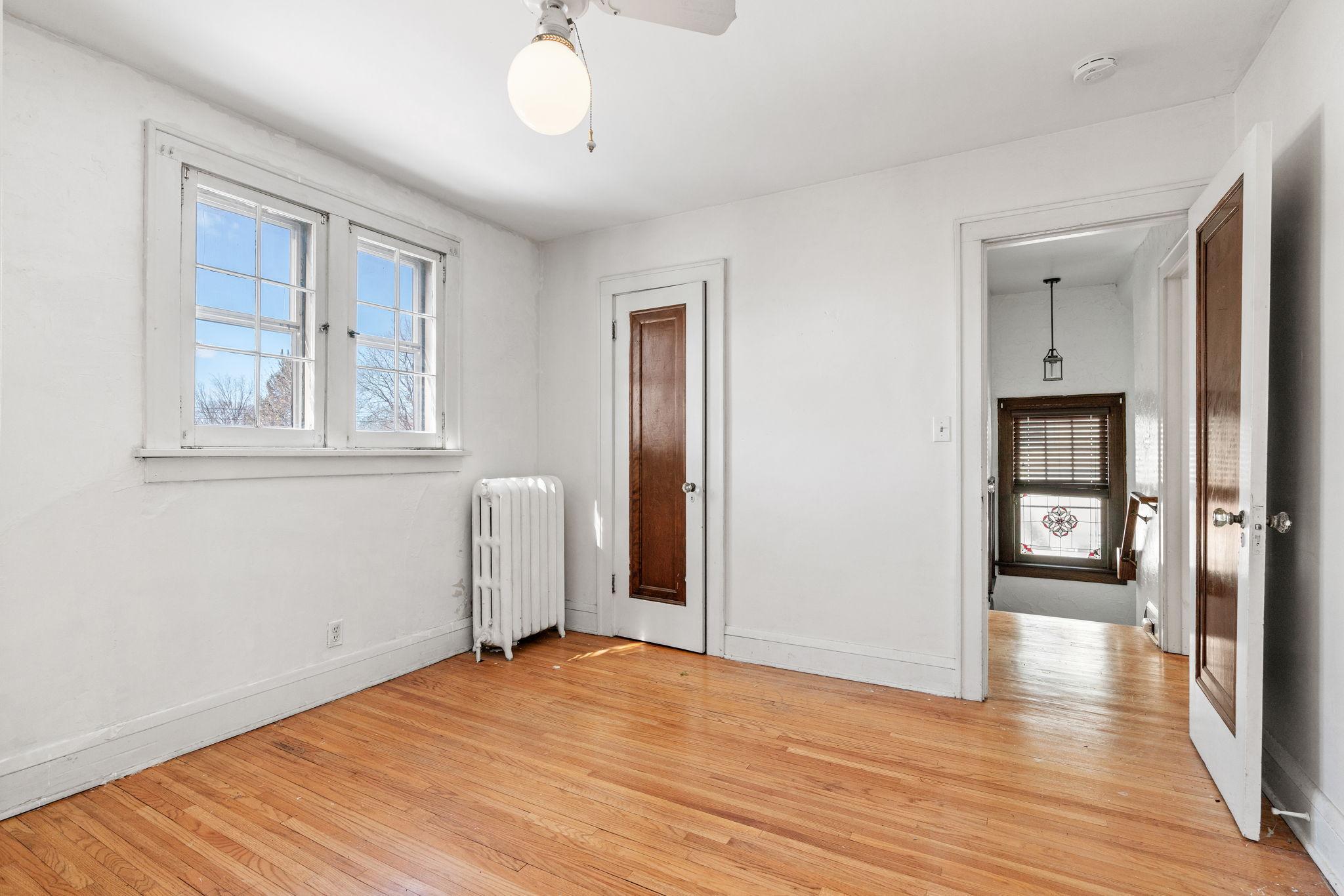 1926 Benjamin Street NE