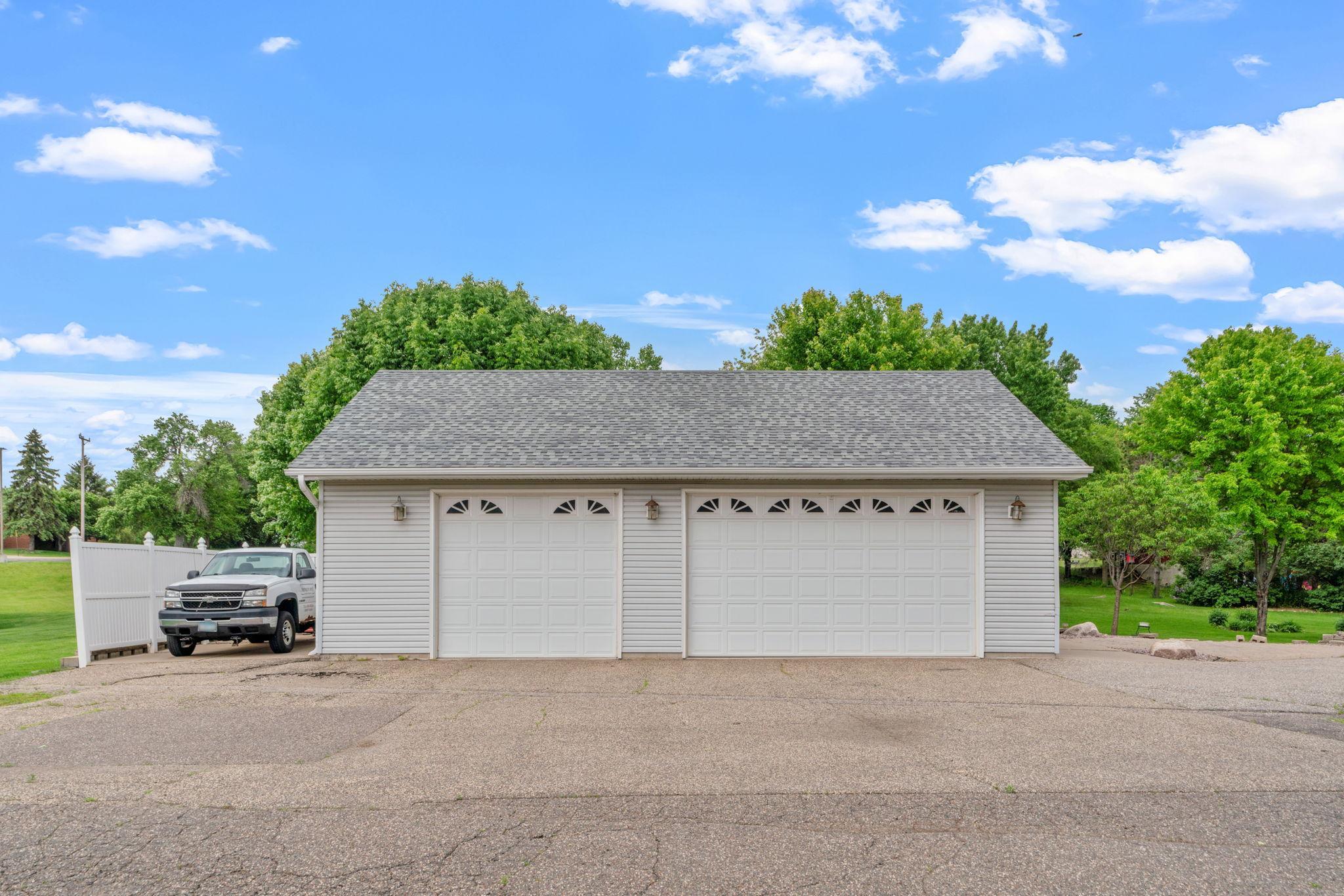 11106 River Road NE