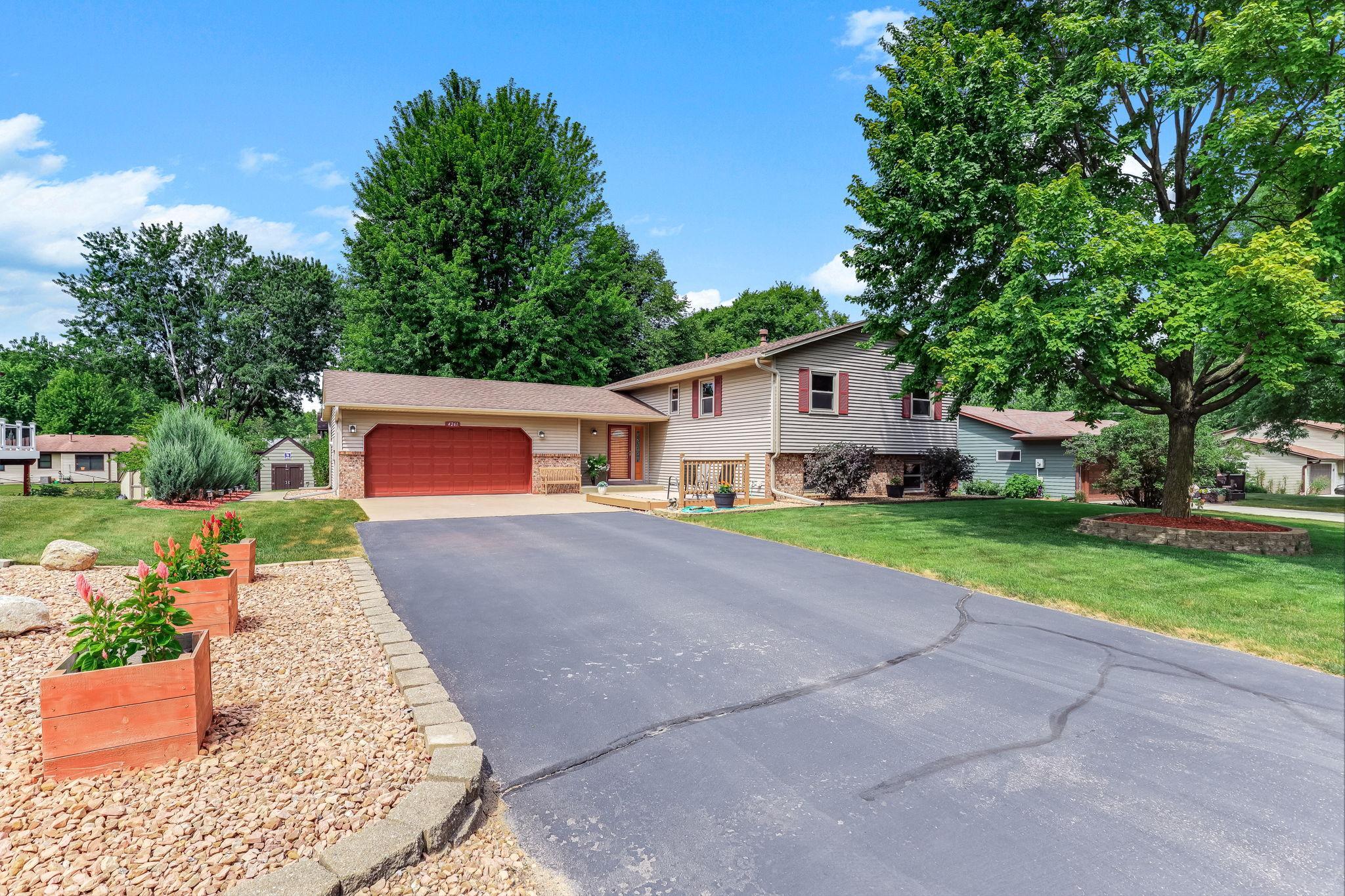 4261 Dunrovin Lane