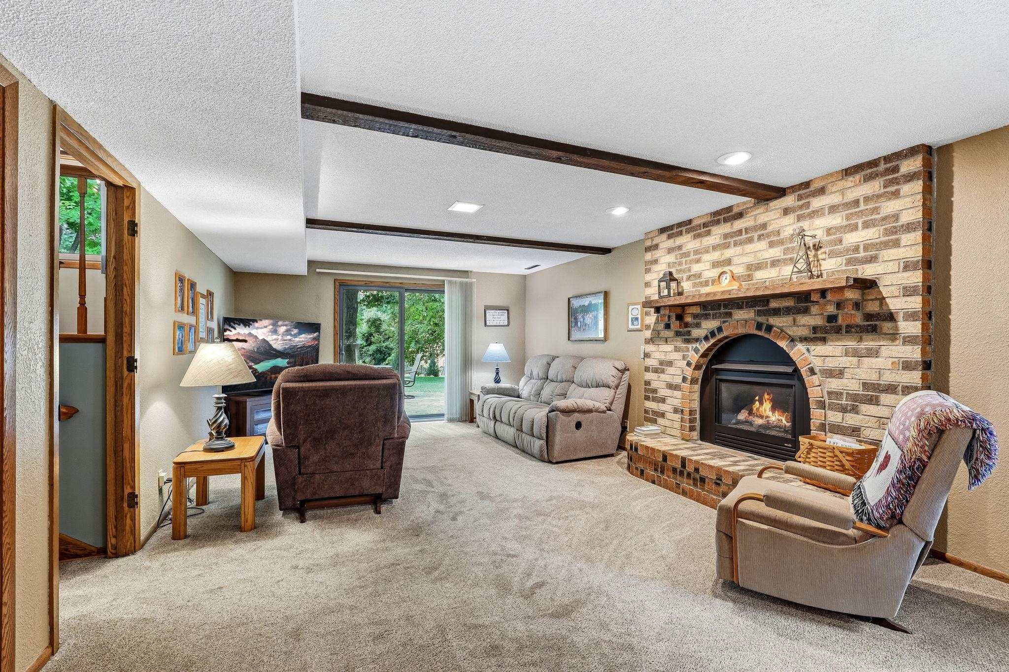 4261 Dunrovin Lane