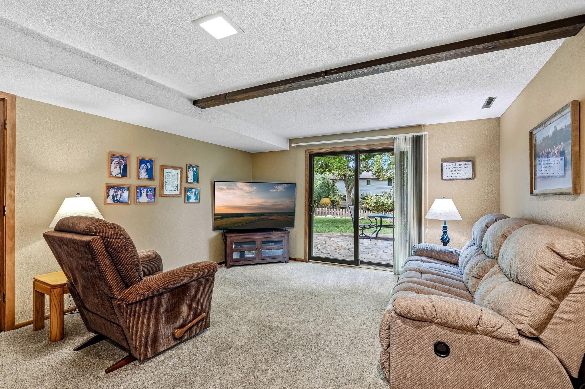 4261 Dunrovin Lane