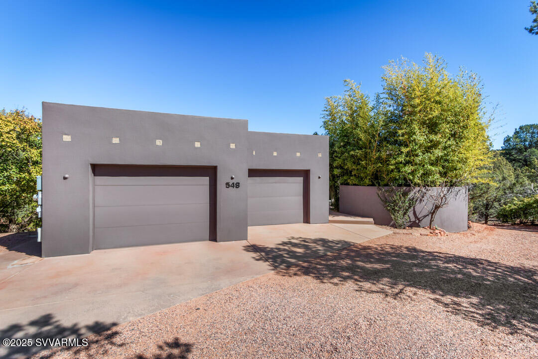 548 El Camino Rd