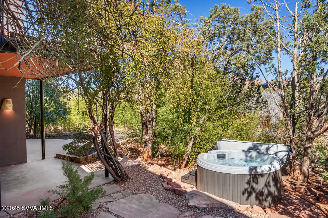 548 El Camino Rd
