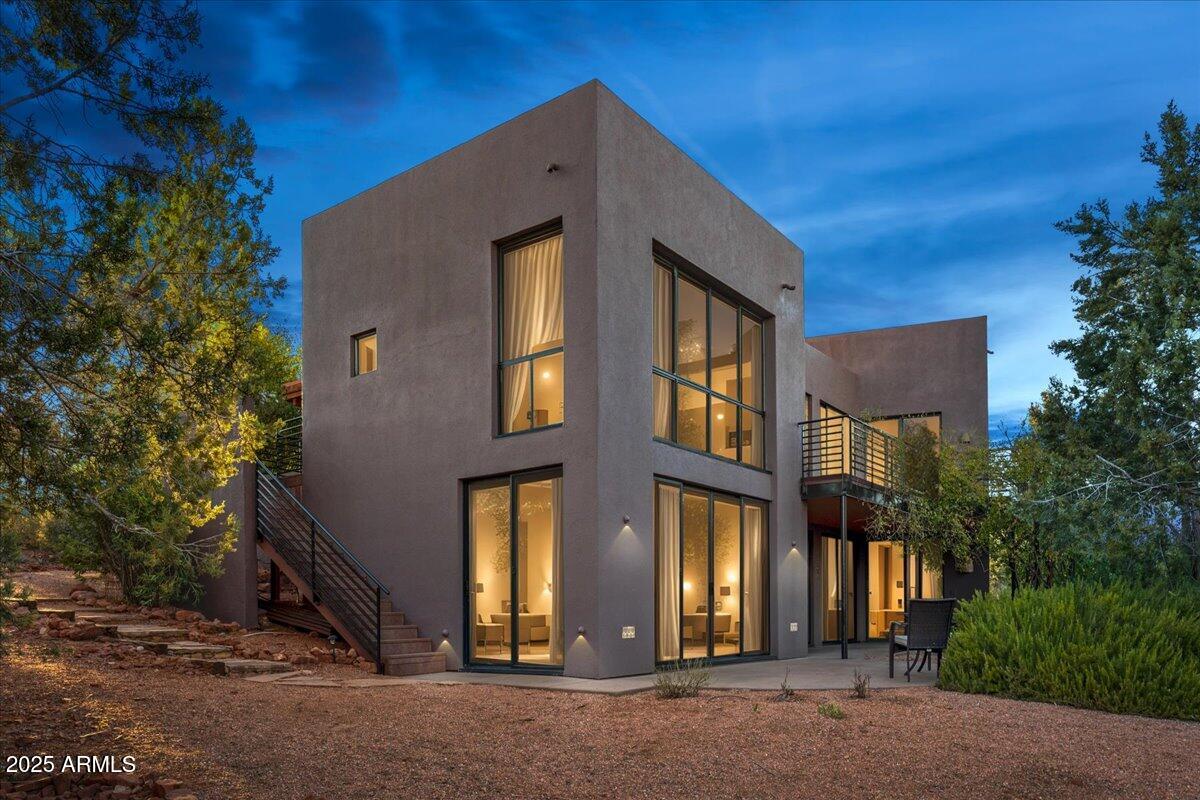 548 EL CAMINO Road