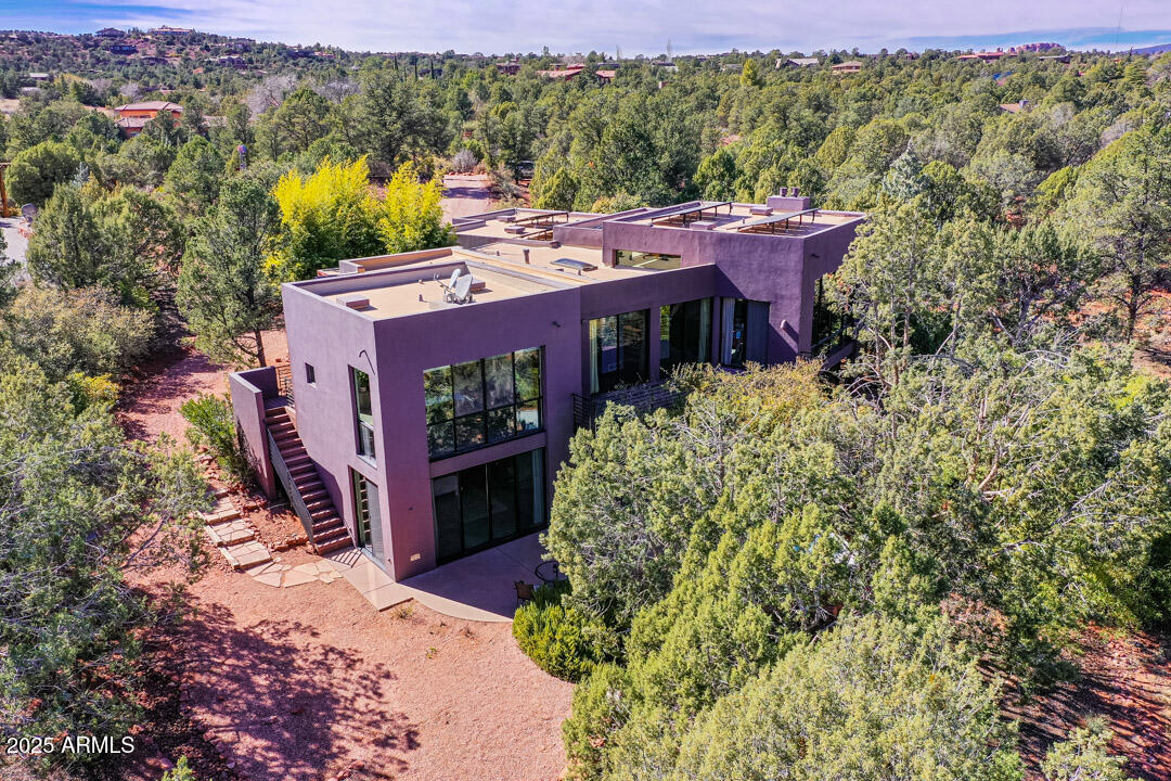 548 EL CAMINO Road