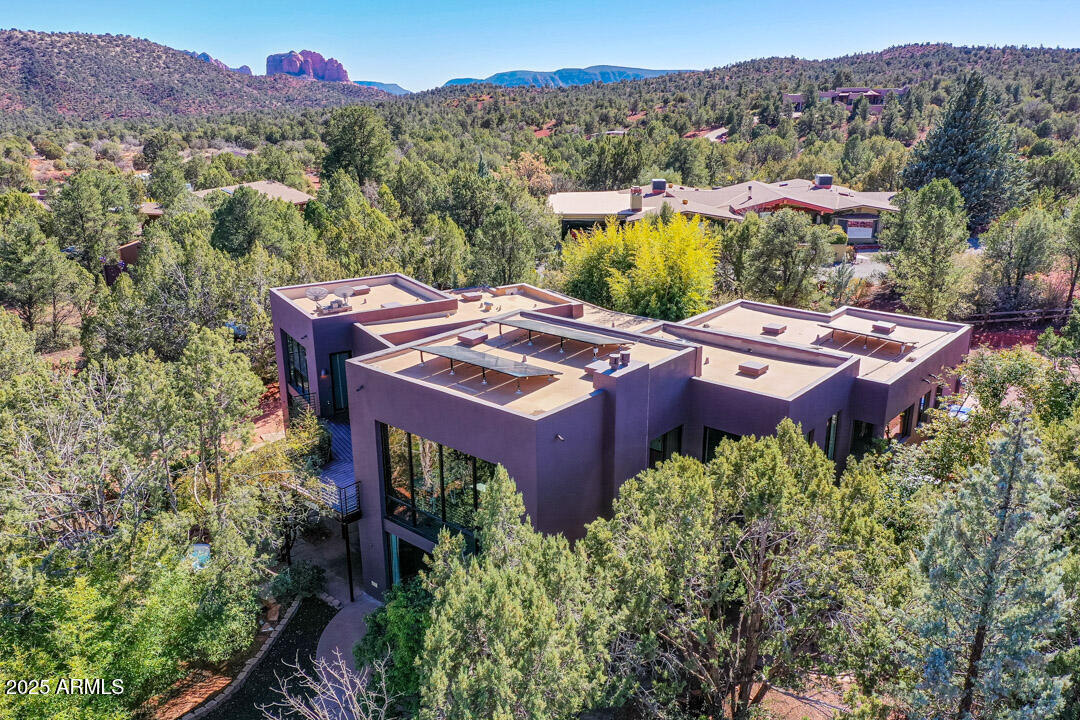 548 EL CAMINO Road