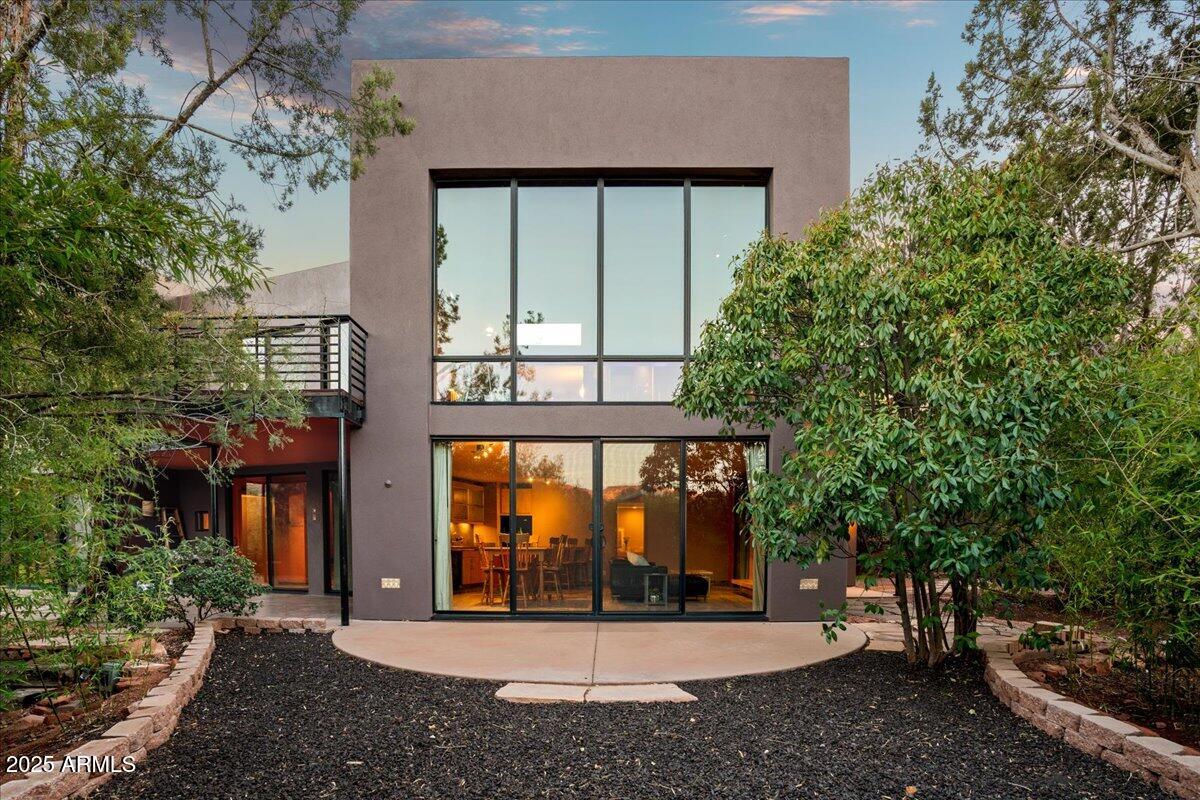 548 EL CAMINO Road