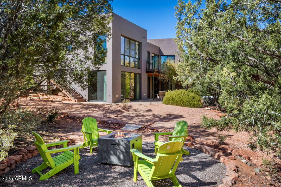 548 EL CAMINO Road