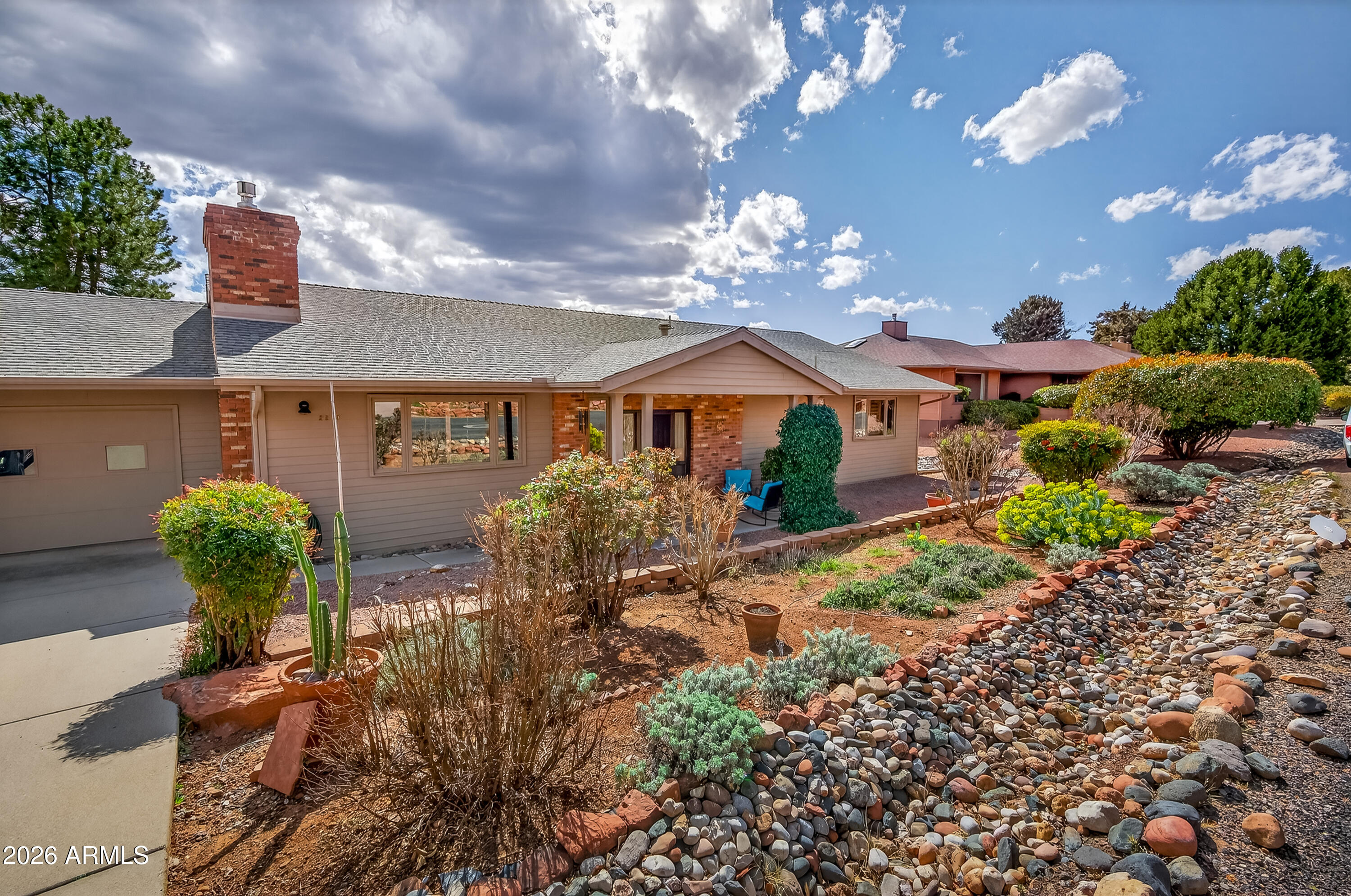 2215 LARIAT Road