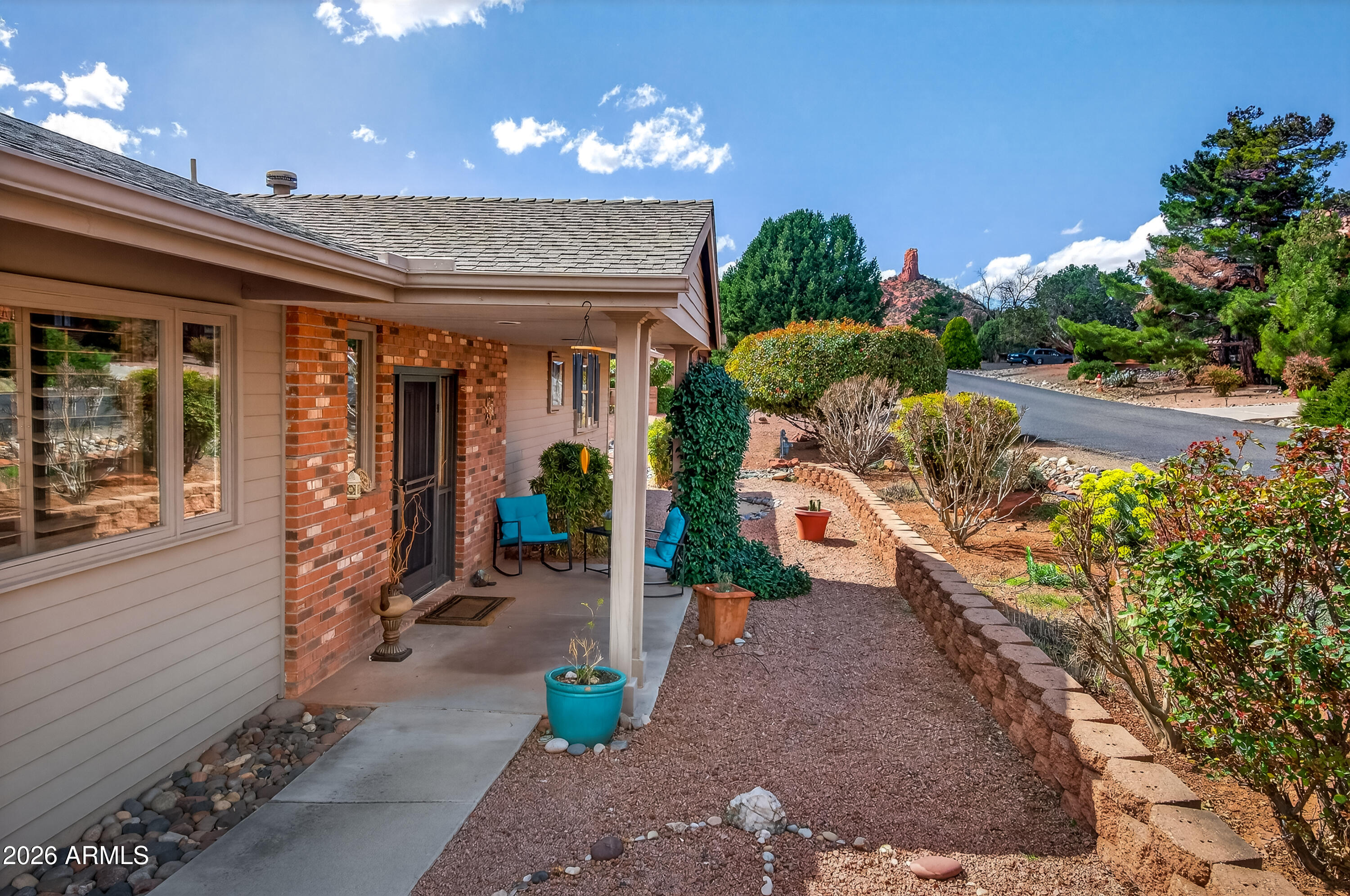 2215 LARIAT Road