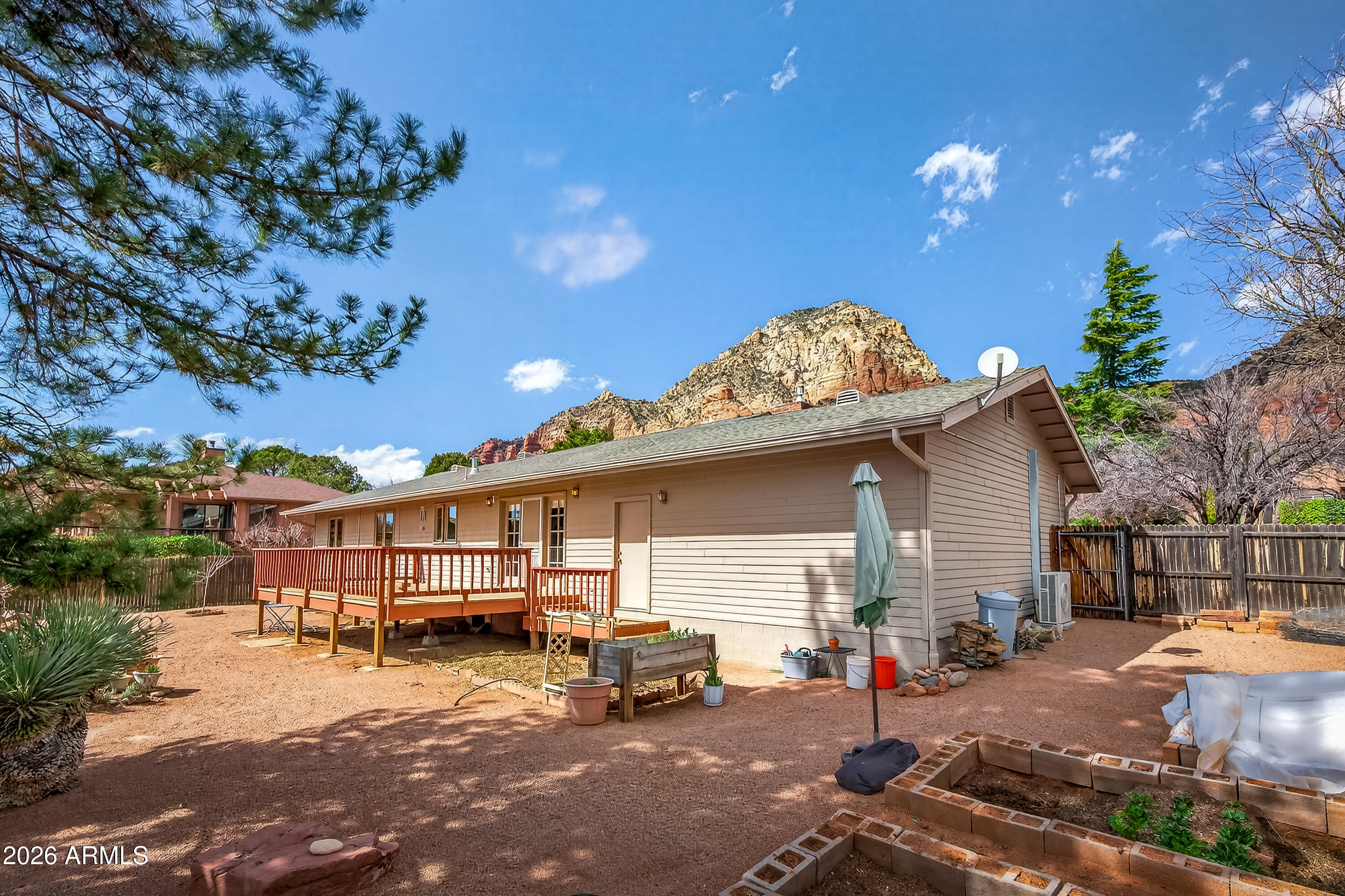 2215 LARIAT Road