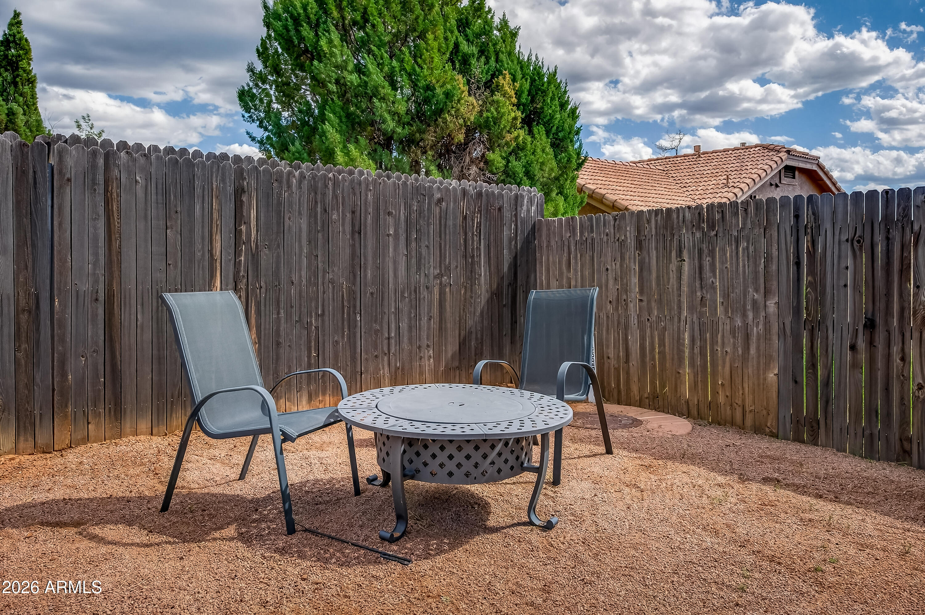 2215 LARIAT Road