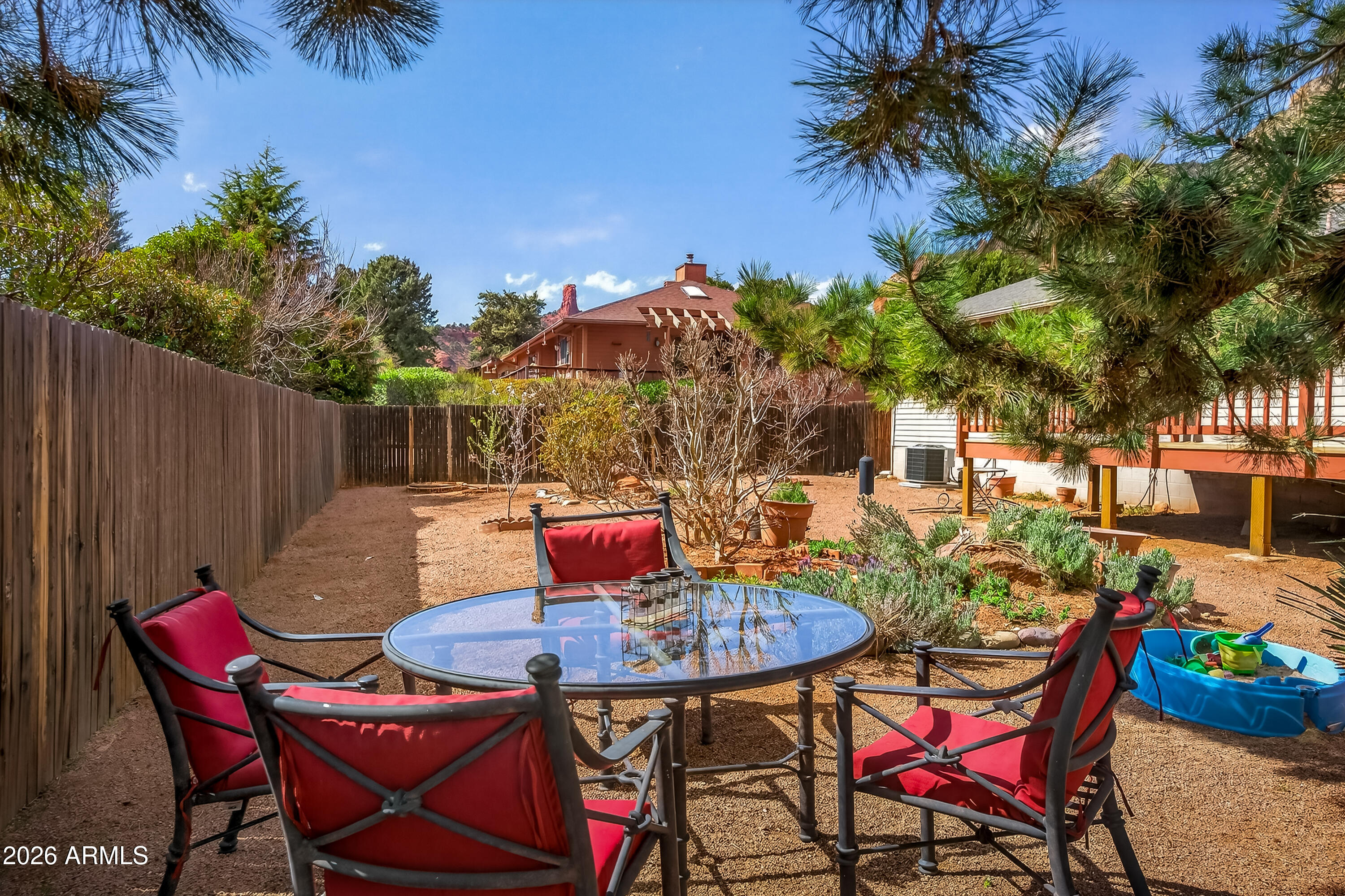 2215 LARIAT Road