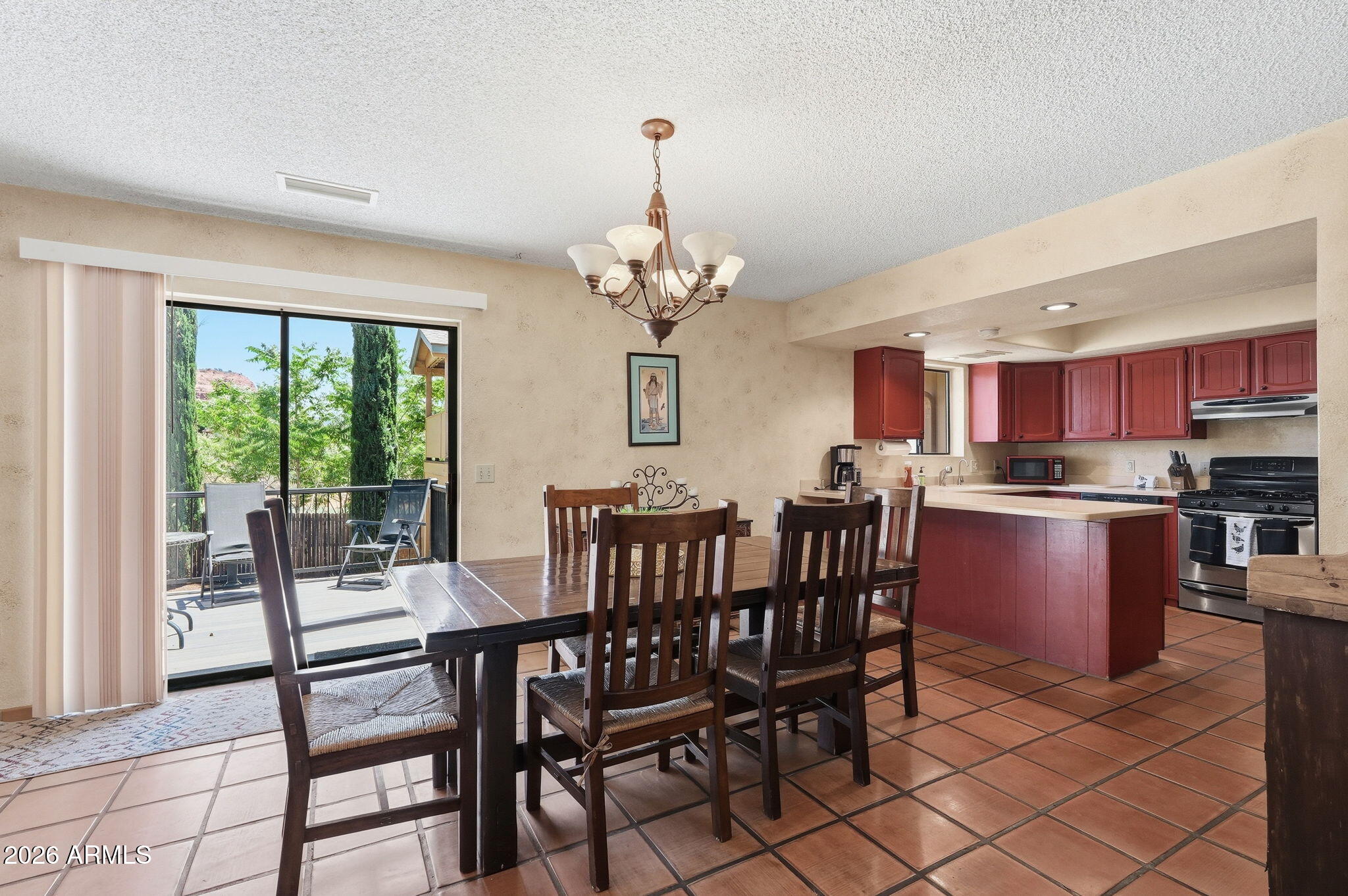 730 SUNSHINE Lane