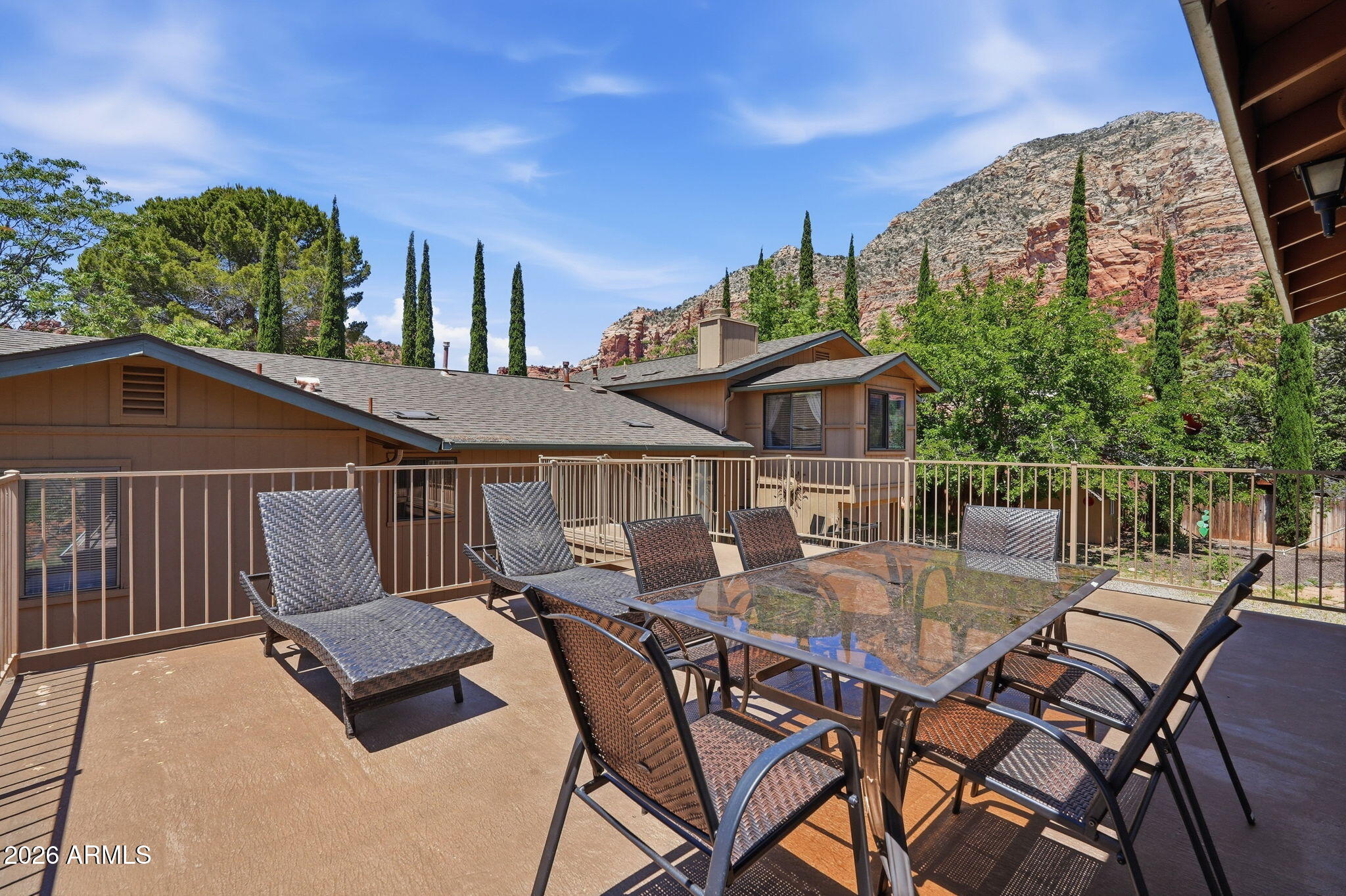 730 SUNSHINE Lane