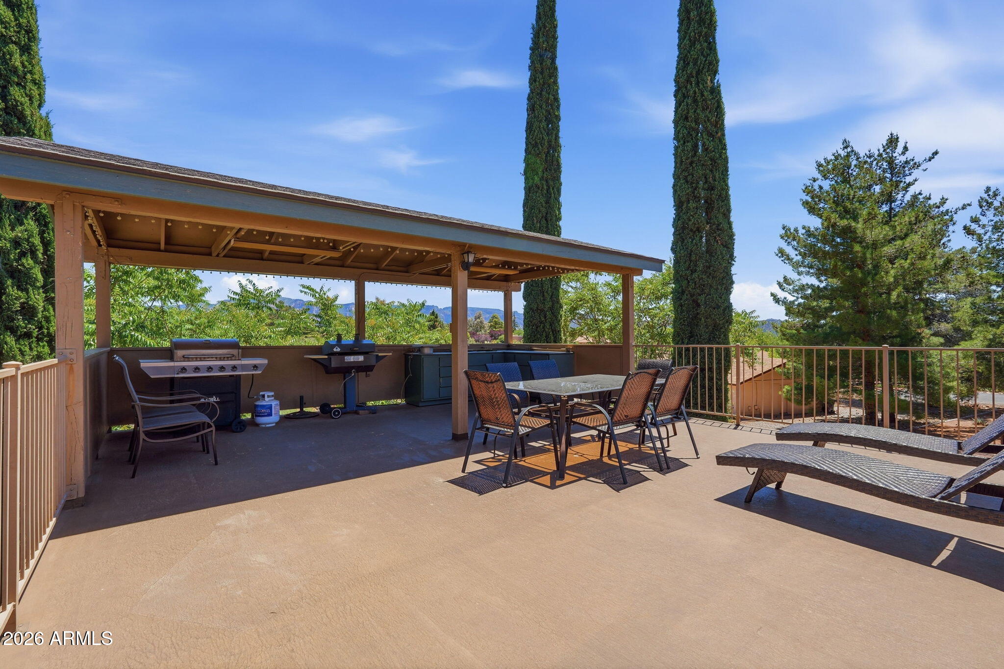 730 SUNSHINE Lane