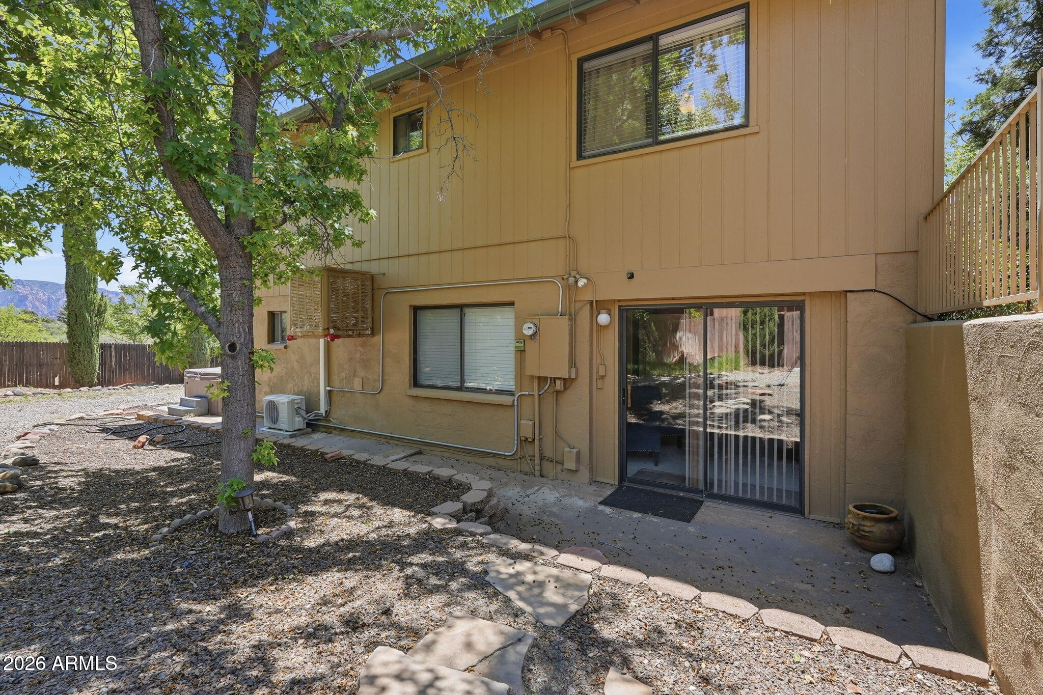730 SUNSHINE Lane