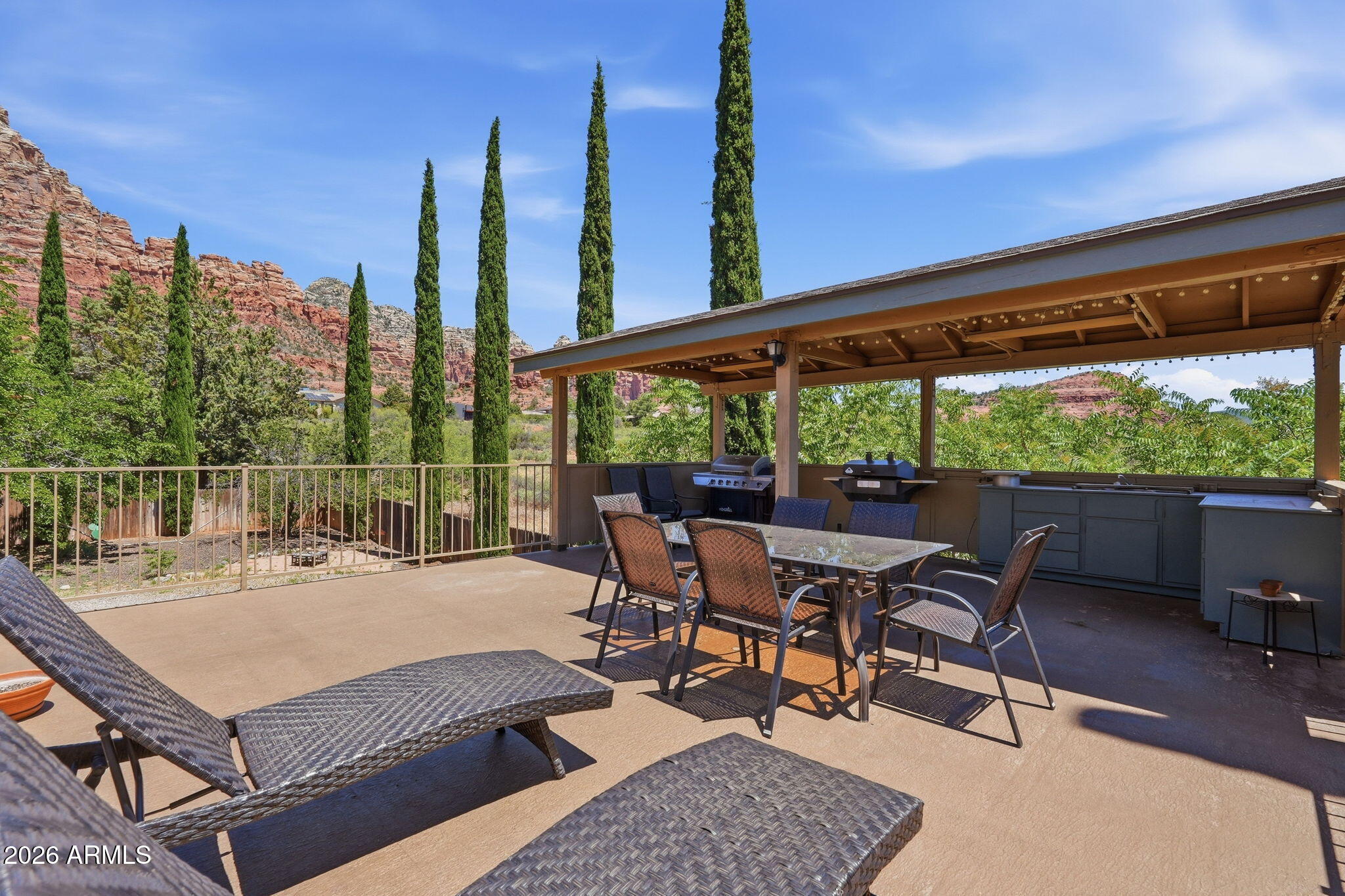 730 SUNSHINE Lane