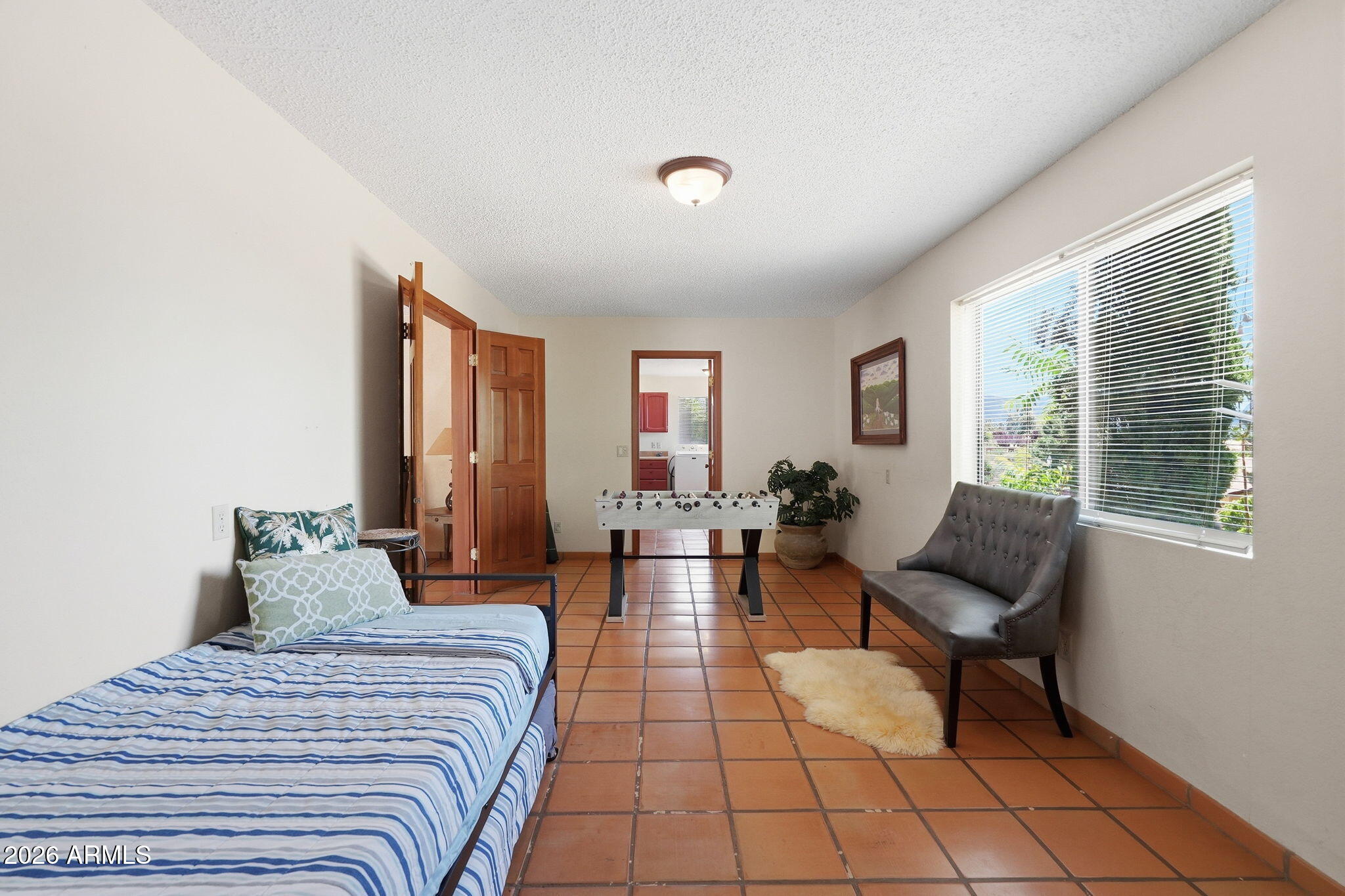 730 SUNSHINE Lane