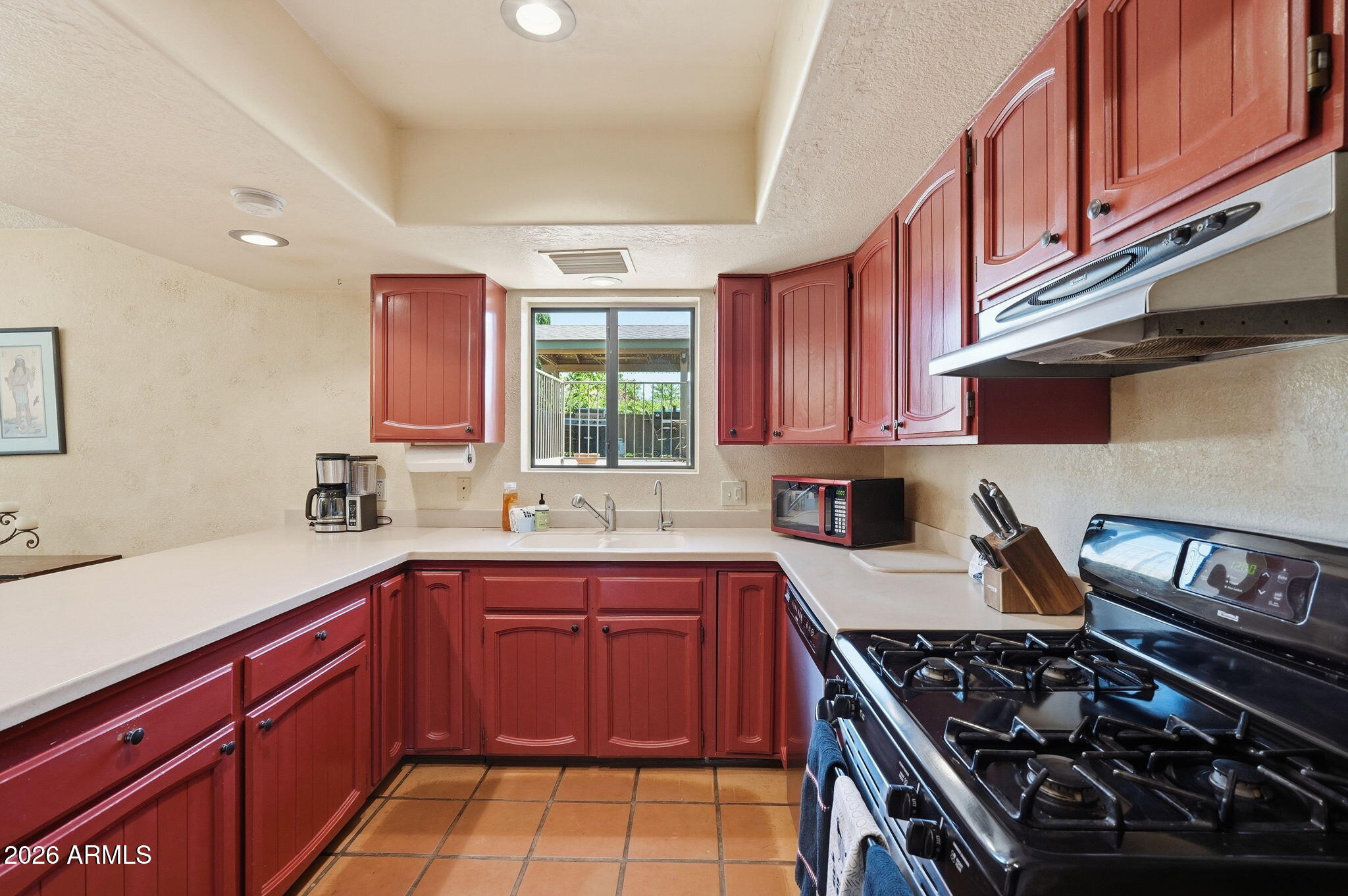 730 SUNSHINE Lane