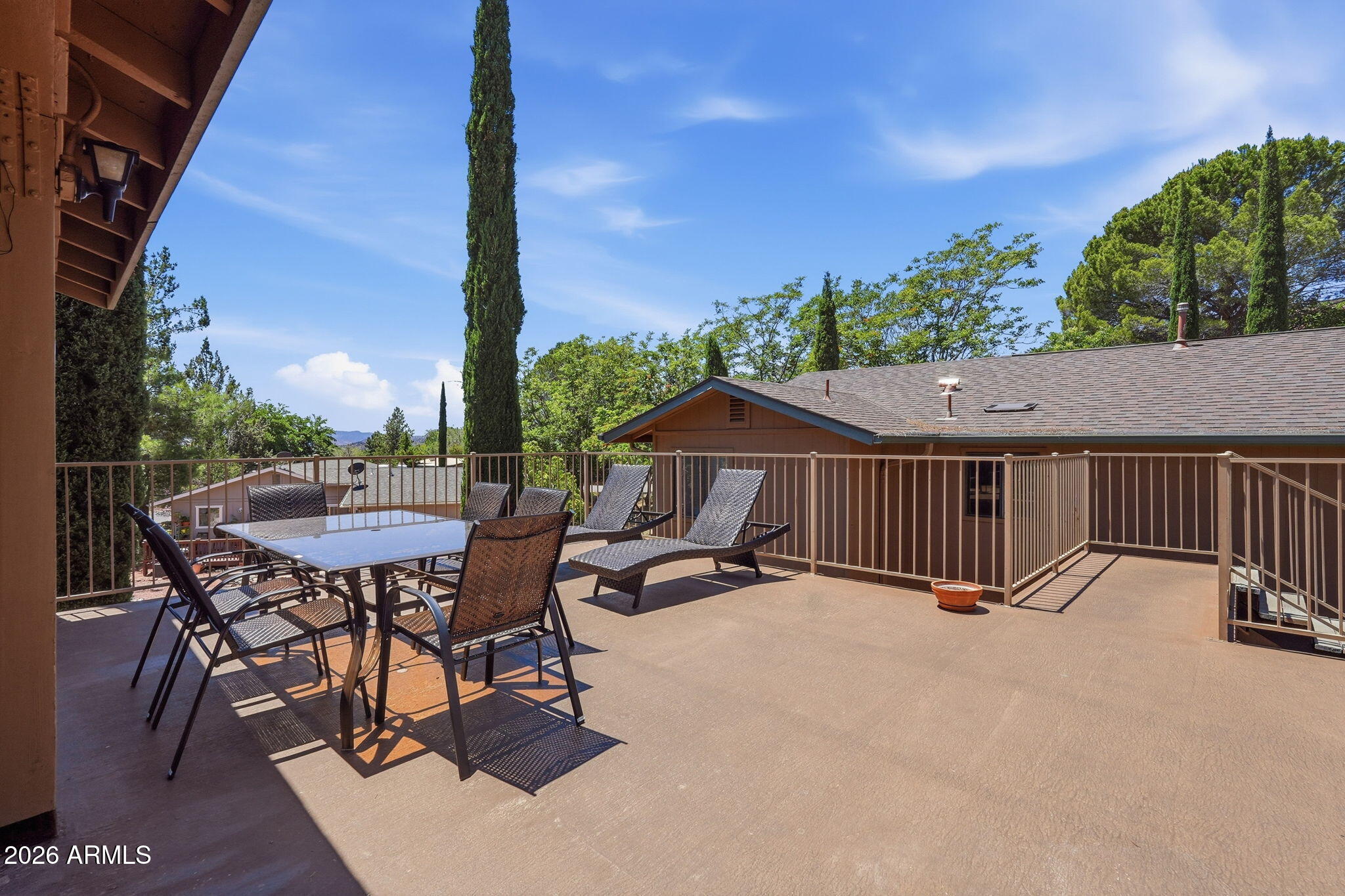 730 SUNSHINE Lane