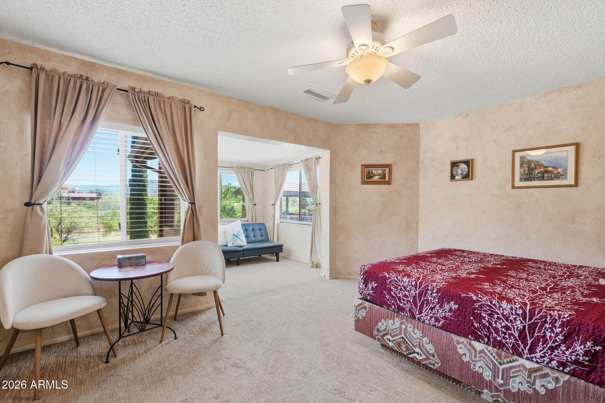 730 SUNSHINE Lane
