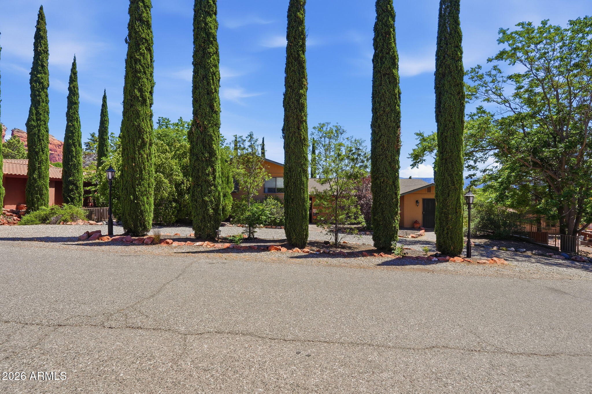 730 SUNSHINE Lane