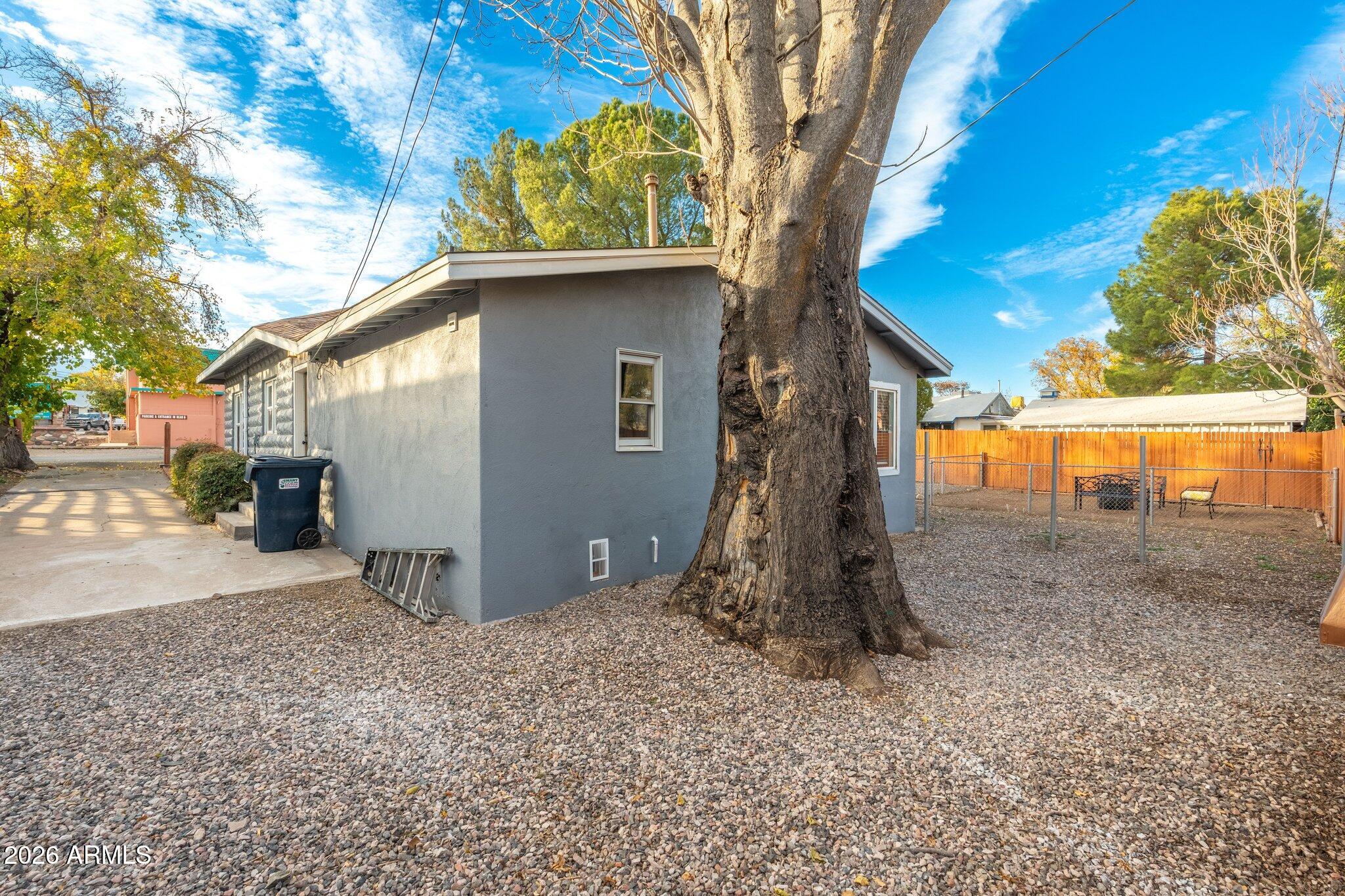 703 N 4TH Street