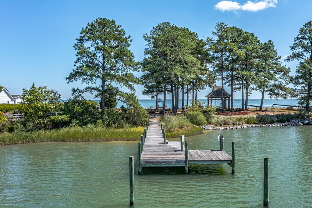81-82 Skipjack Drive