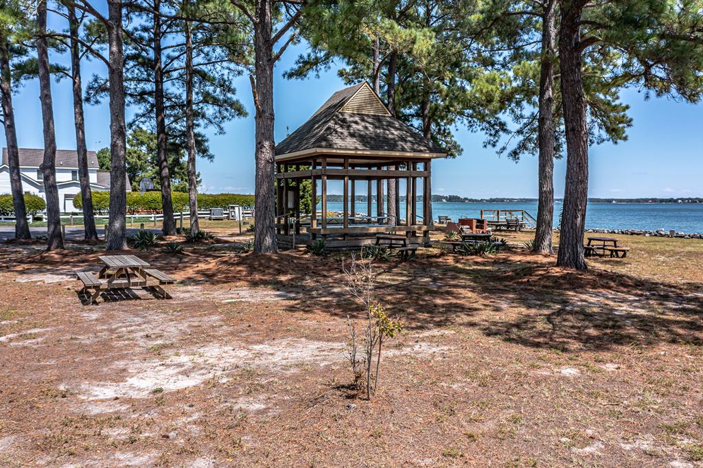 81-82 Skipjack Drive