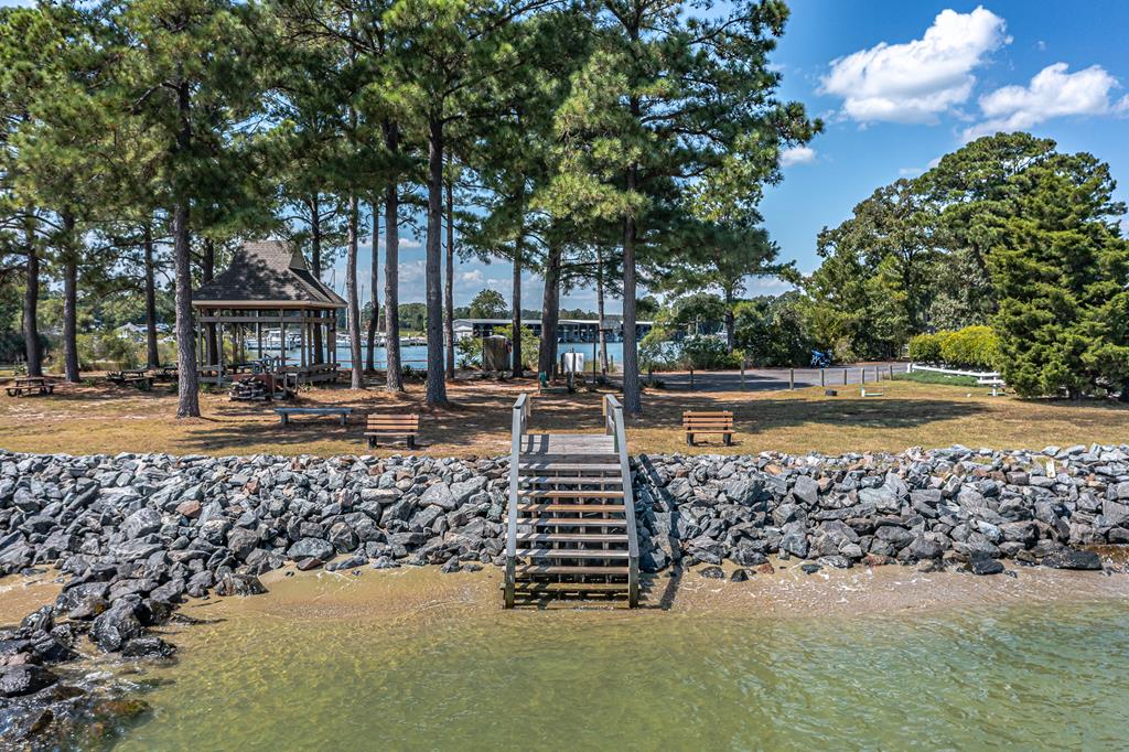 81-82 Skipjack Drive