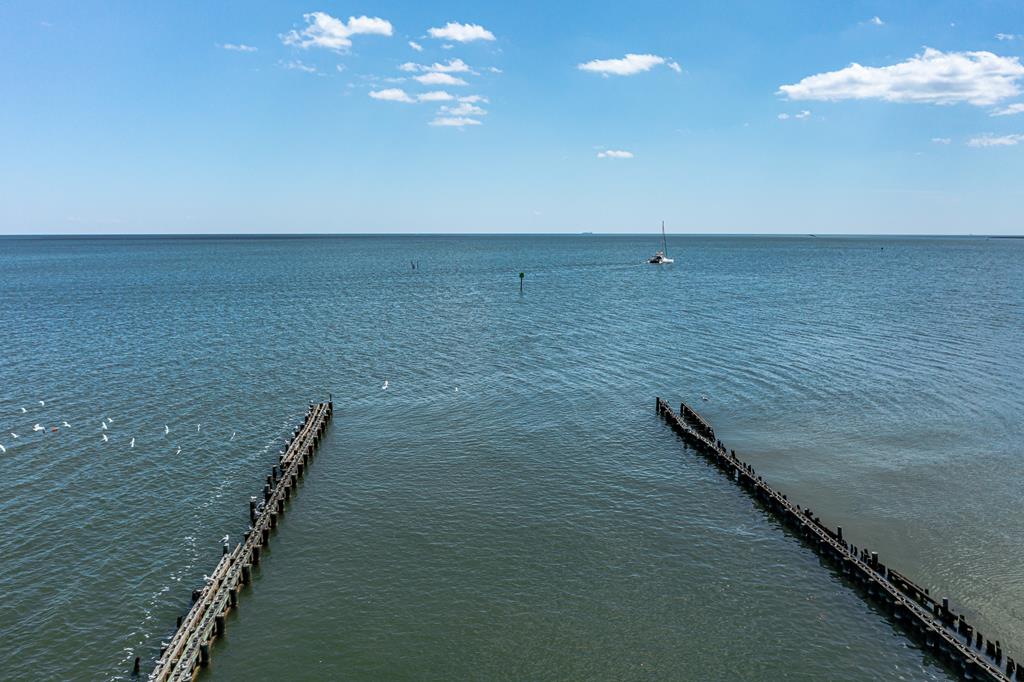 81-82 Skipjack Drive