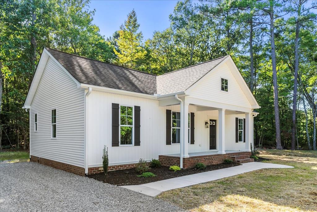 302 Twin Harbor Road