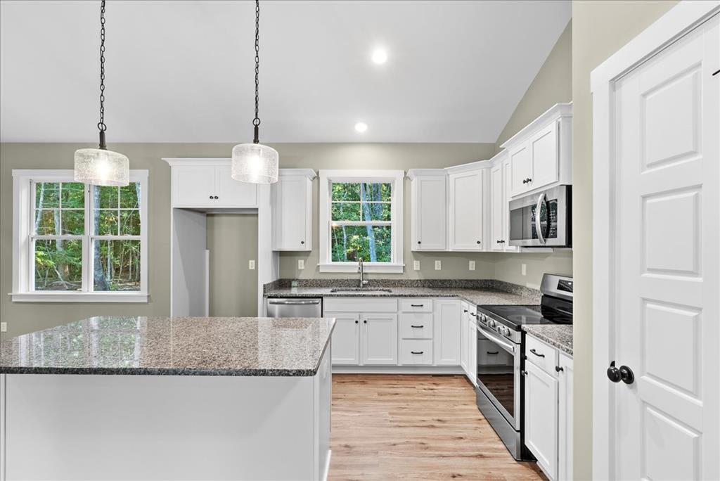 302 Twin Harbor Road