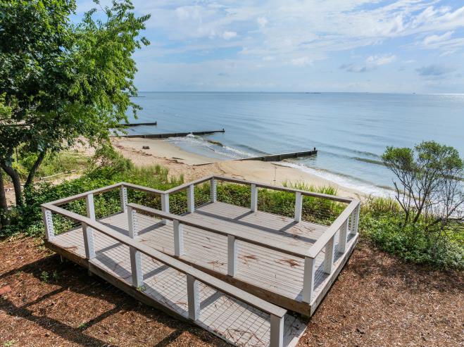 302 Twin Harbor Road