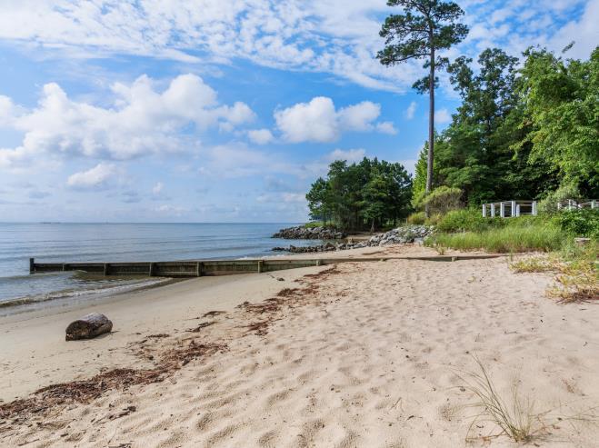 302 Twin Harbor Road