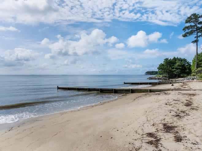 302 Twin Harbor Road