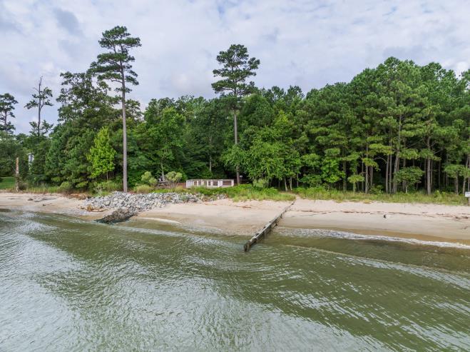 302 Twin Harbor Road
