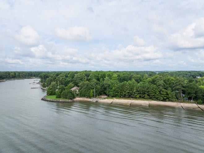 302 Twin Harbor Road