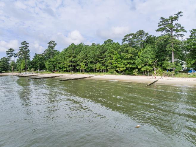 302 Twin Harbor Road