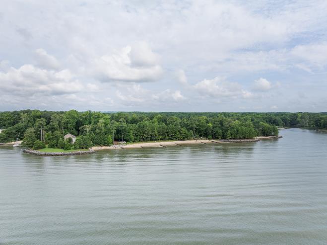302 Twin Harbor Road