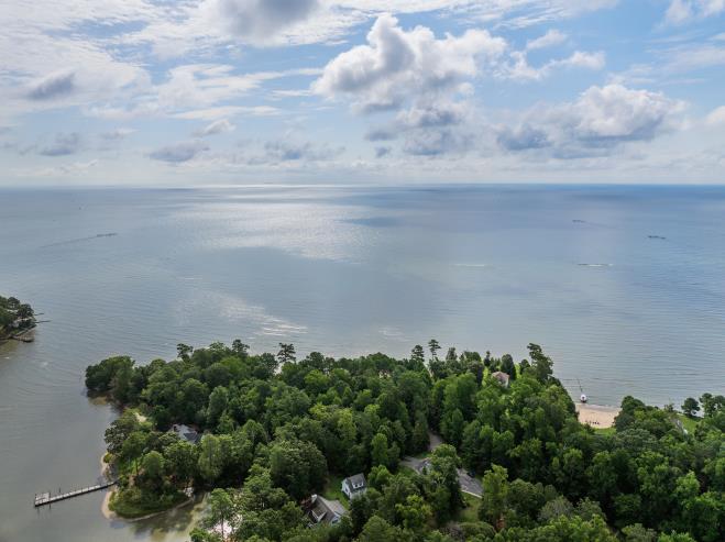302 Twin Harbor Road