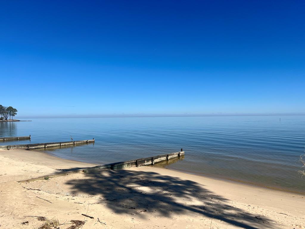 302 Twin Harbor Road