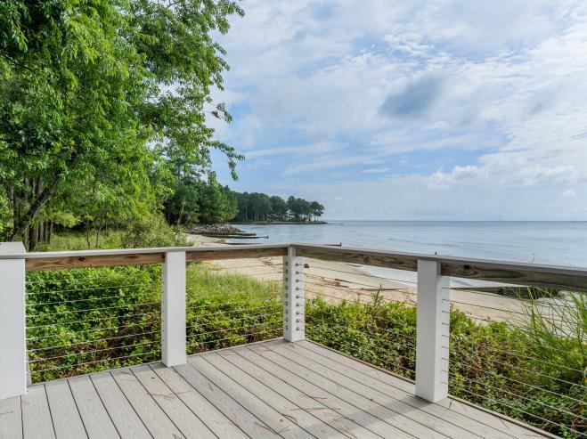 302 Twin Harbor Road