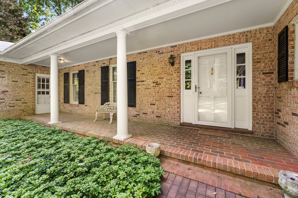 1720 Laurel Point Road