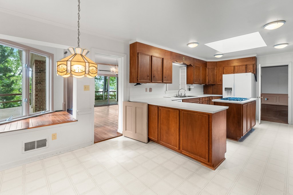 1720 Laurel Point Road