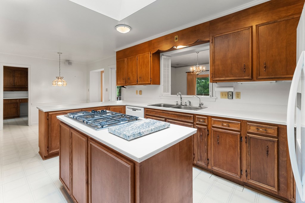 1720 Laurel Point Road