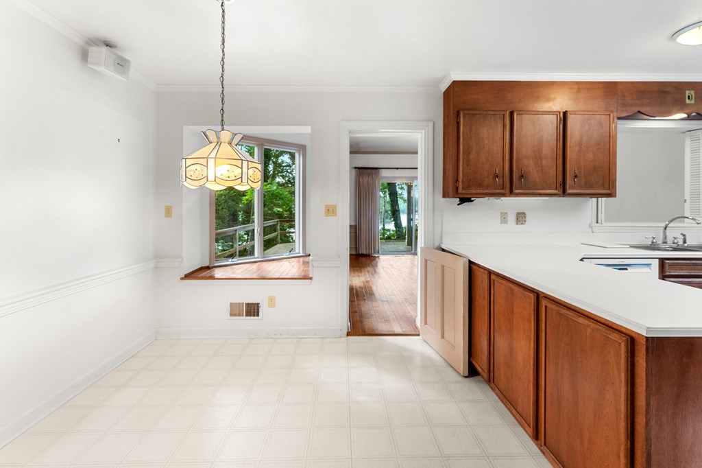 1720 Laurel Point Road